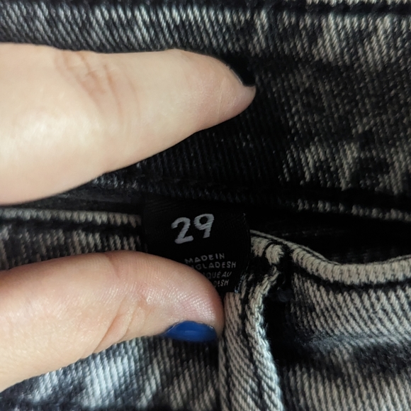 Gray jean shorts - Picture 2 of 2